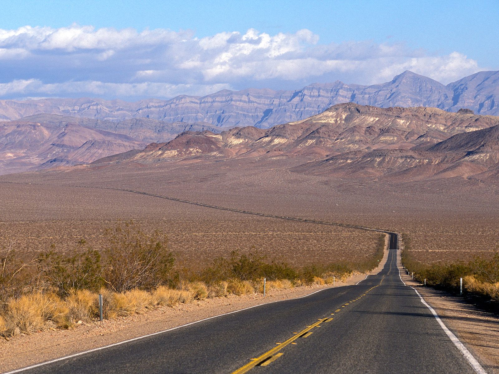 straight-road-to-death-valley